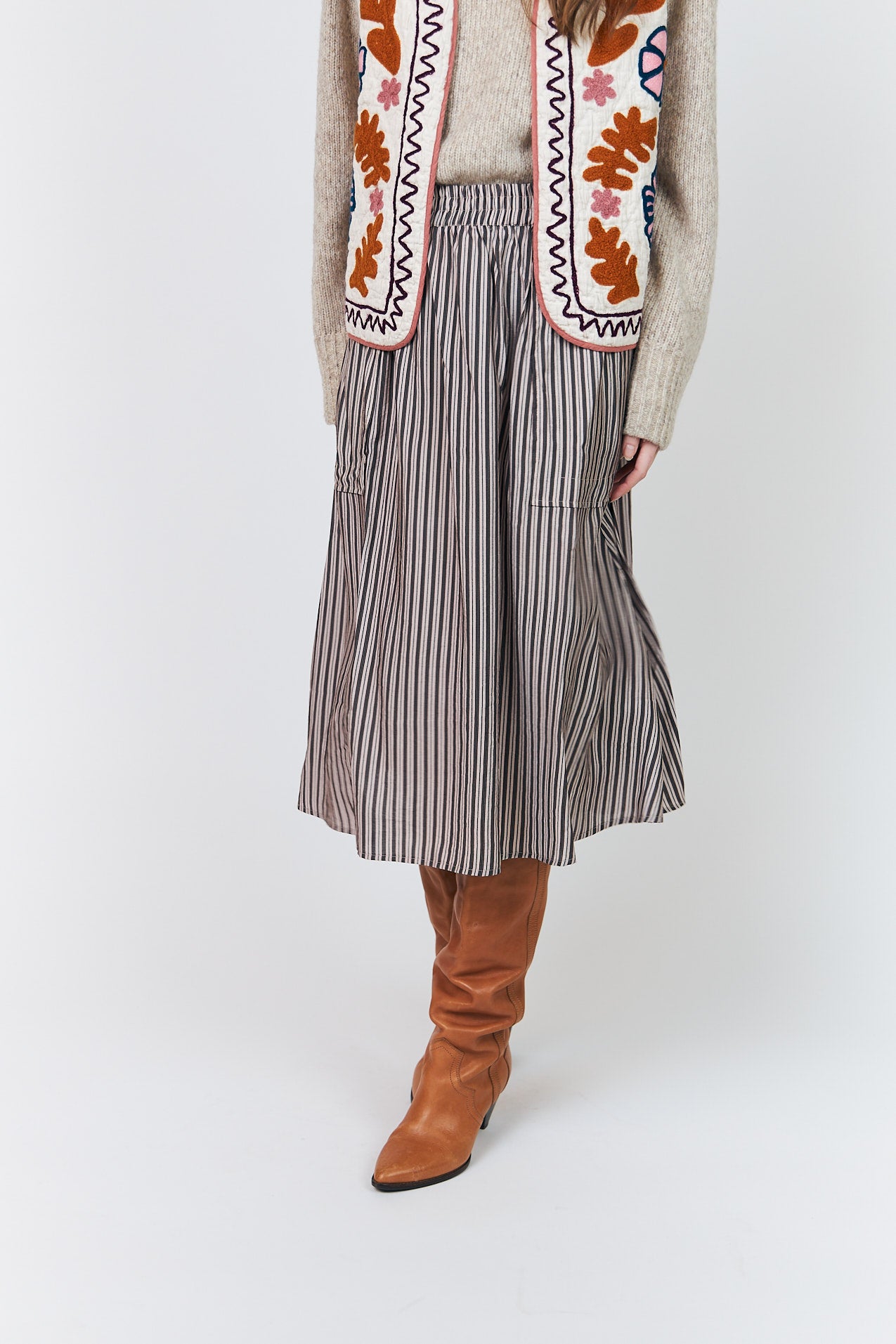 AkaneLL Midi Skirt - Beige