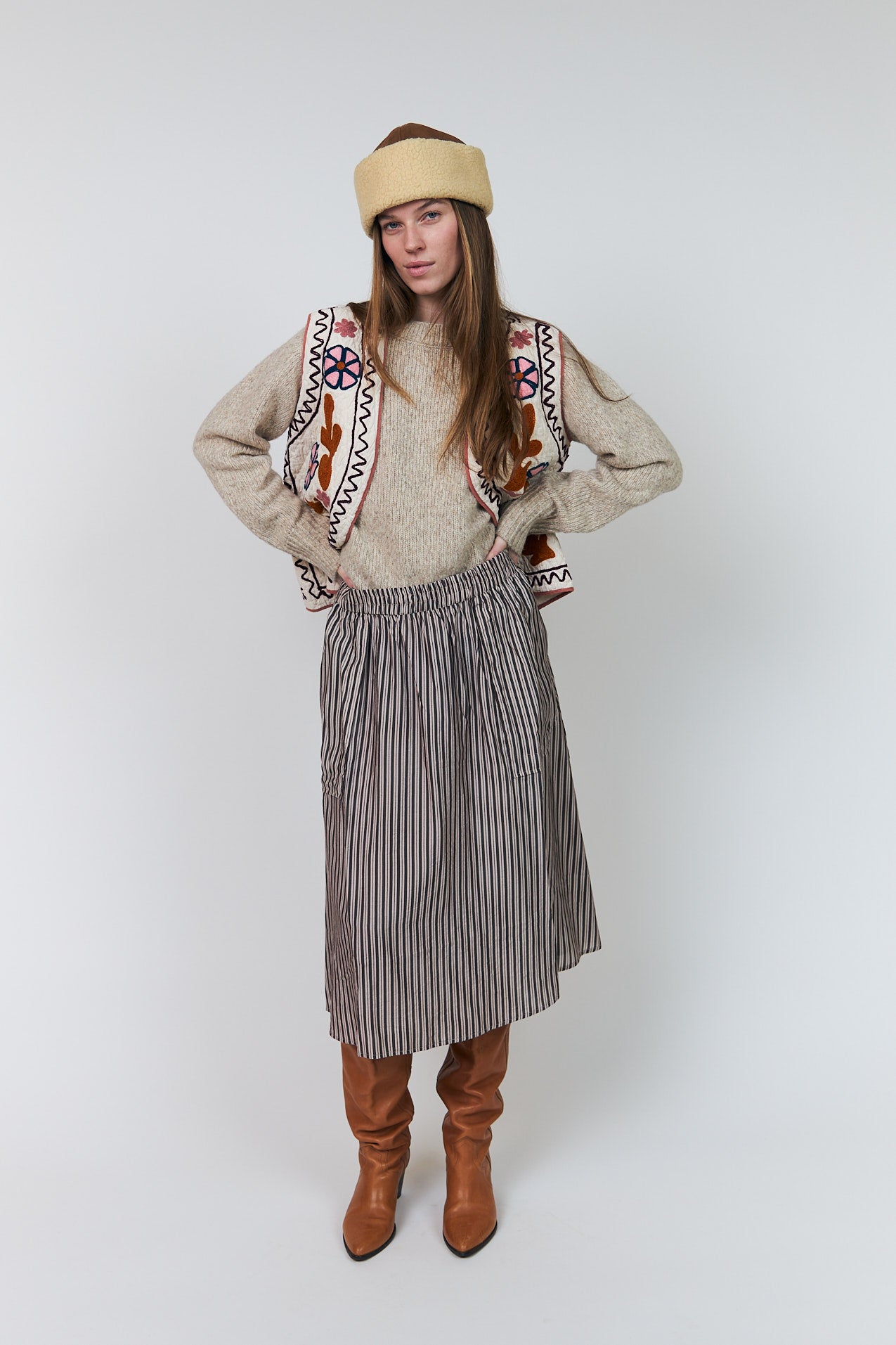 AkaneLL Midi Skirt - Beige